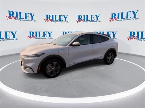 2022 Ford Mustang Mach-E SELECT