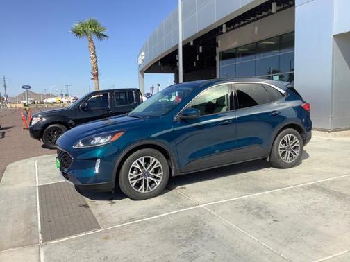 Photo 1 of 32 of 2020 Ford Escape SEL
