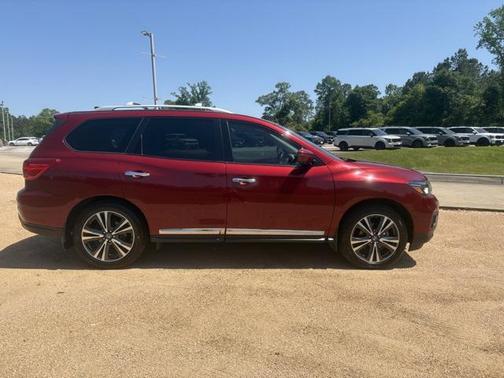 2020 Nissan Pathfinder Platinum 2WD