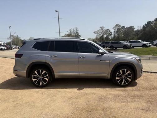 2024 Volkswagen Atlas 2.0T SEL Premium R-Line 4MOTION