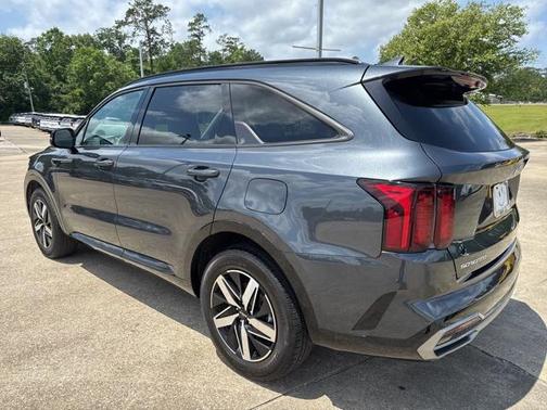 2023 Kia Sorento S