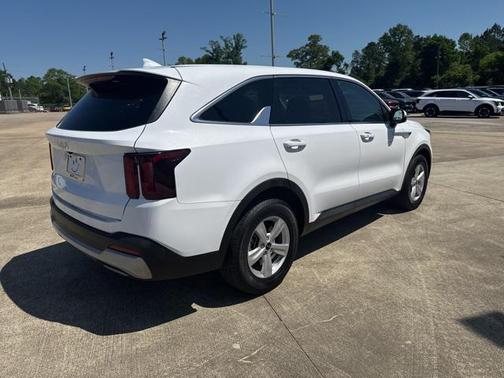 2024 Kia Sorento LX