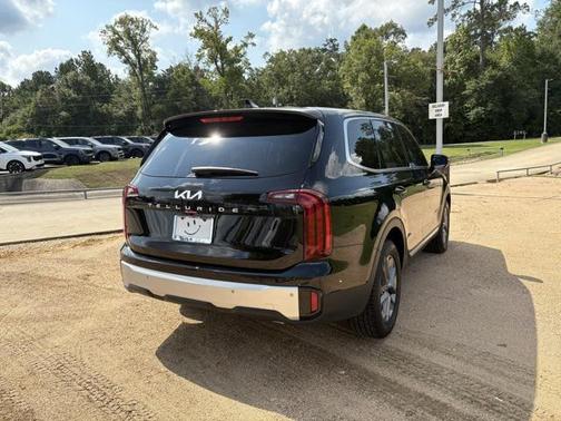 2024 Kia Telluride LX