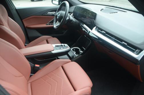Black Sapphire Metallic 2026 BMW X1 xDrive28i