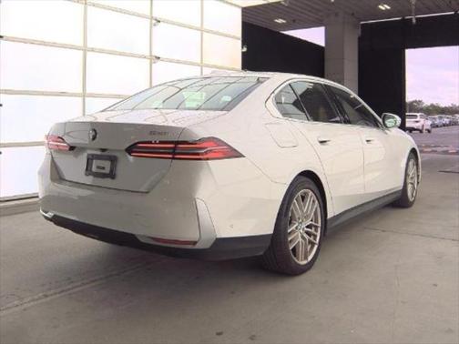 2025 BMW 530 i