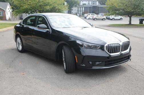 2025 BMW 530 i