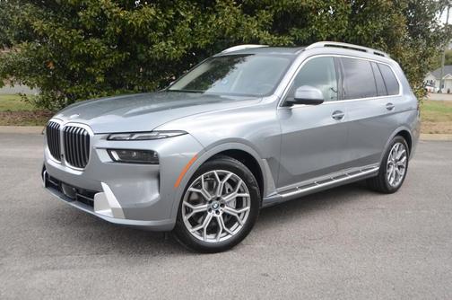 Skyscraper Grey Metallic 2025 BMW X7 xDrive40i
