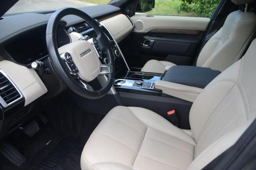 Silicon Silver Premium Metallic 2018 Land Rover Discovery HSE