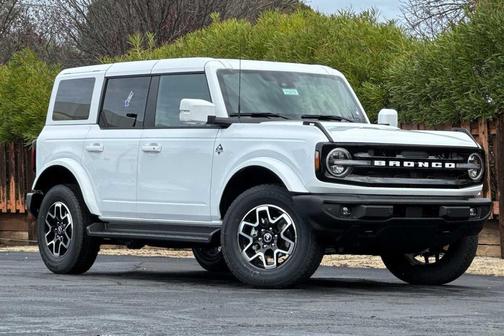 2025 Ford Bronco Outer Banks