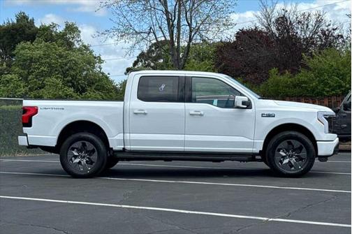 2025 Ford F-150 Lightning LARIAT