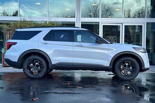 Space White Metallic 2026 Ford Explorer Tremor