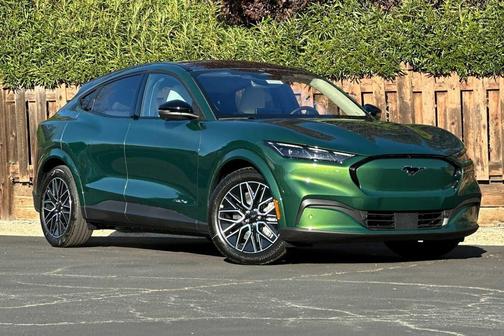 Eruption Green Metallic 2026 Ford Mustang Mach-E Premium