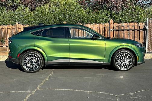 Eruption Green Metallic 2026 Ford Mustang Mach-E Premium
