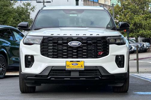 Star White Metallic Tri-Coat 2026 Ford Explorer ST