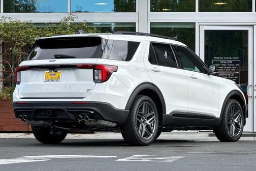 Star White Metallic Tri-Coat 2026 Ford Explorer ST