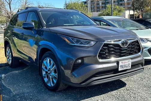 Magnetic Gray Metallic 2021 Toyota Highlander Limited