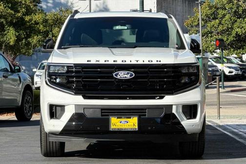 Star White Metallic Tri-Coat 2027 Ford Expedition Platinum