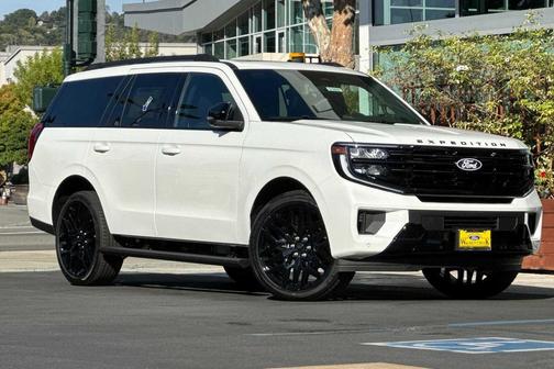 Star White Metallic Tri-Coat 2027 Ford Expedition Platinum