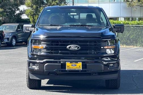Agate Black Metallic 2026 Ford F-150 XLT