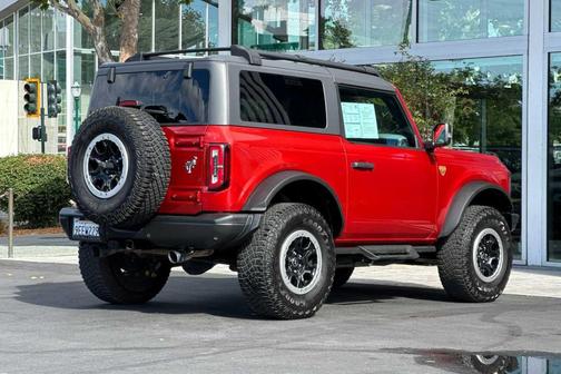 Hot Pepper Red Metallic Tinted Clearcoat 2023 Ford Bronco Badlands