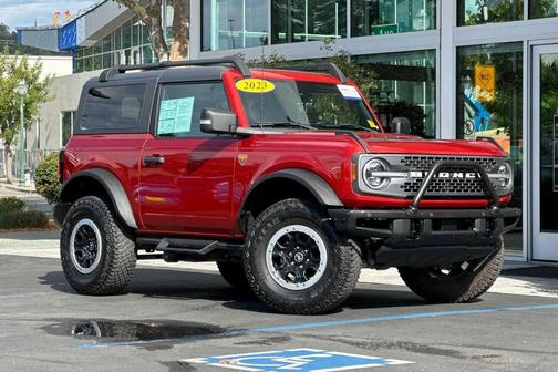 Hot Pepper Red Metallic Tinted Clearcoat 2023 Ford Bronco Badlands