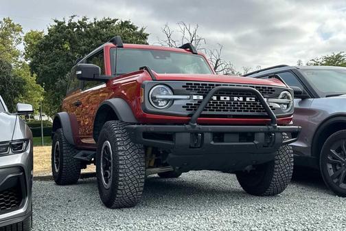 Hot Pepper Red Metallic Tinted Clearcoat 2023 Ford Bronco Badlands