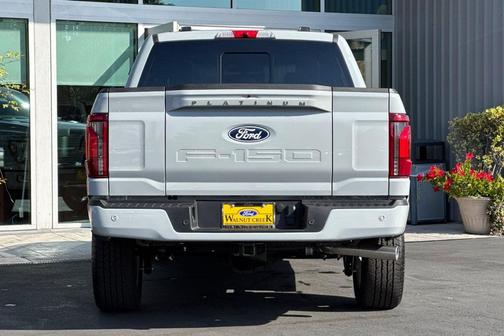 Avalanche 2026 Ford F-150 Platinum