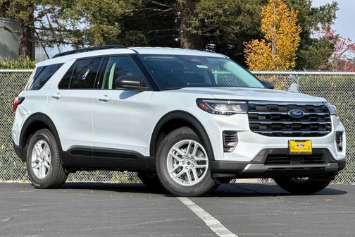 Space White Metallic 2026 Ford Explorer Active