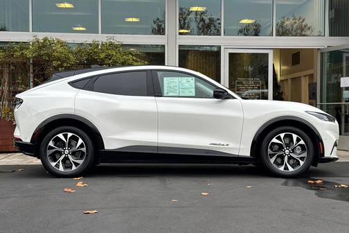 2022 Ford Mustang Mach-E Premium