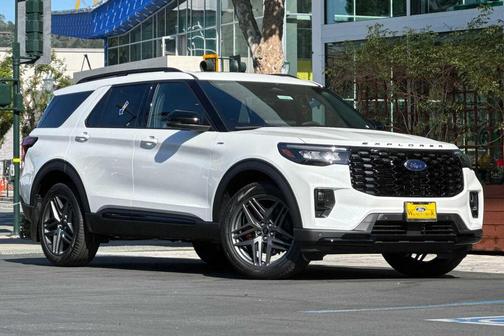 Star White Metallic Tri-Coat 2026 Ford Explorer ST-Line