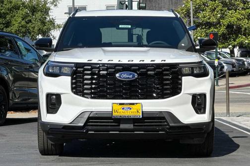 Star White Metallic Tri-Coat 2026 Ford Explorer ST-Line