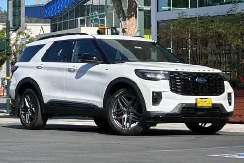 Star White Metallic Tri-Coat 2026 Ford Explorer ST-Line