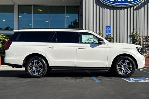 2025 Ford Expedition Max Active 4x4