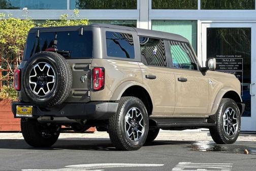 Marsh Gray 2026 Ford Bronco Outer Banks