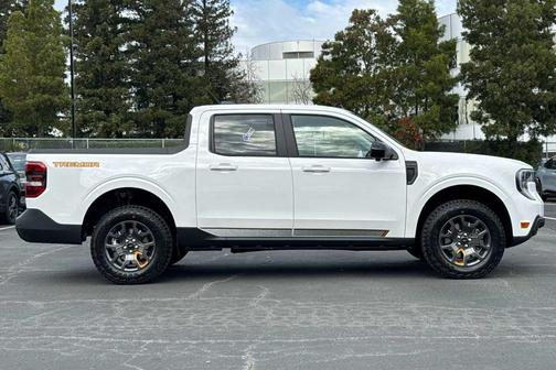 Oxford White 2026 Ford Maverick Tremor