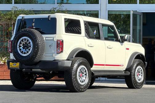 Wimbledon White 2026 Ford Bronco Outer Banks
