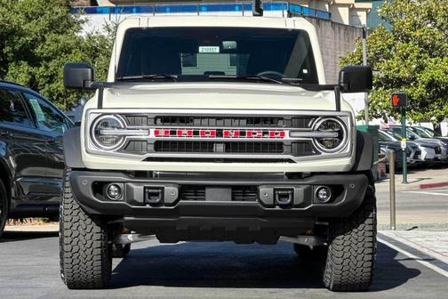 Wimbledon White 2026 Ford Bronco Outer Banks