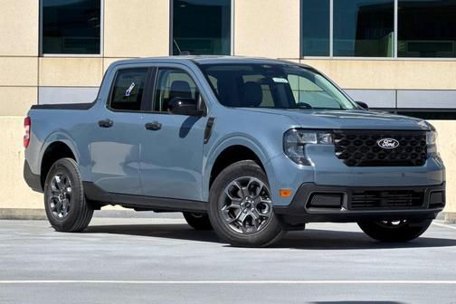 Azure Gray Metallic Tri-Coat 2026 Ford Maverick XLT