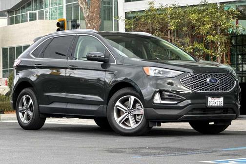 Forged Green Metallic 2023 Ford Edge SEL