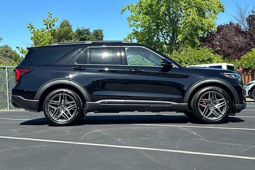 Agate Black Metallic 2026 Ford Explorer ST