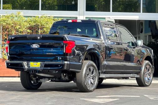 2025 Ford F-150 Lightning Flash