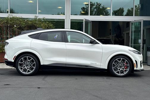 Star White Metallic Tri-Coat 2025 Ford Mustang Mach-E GT