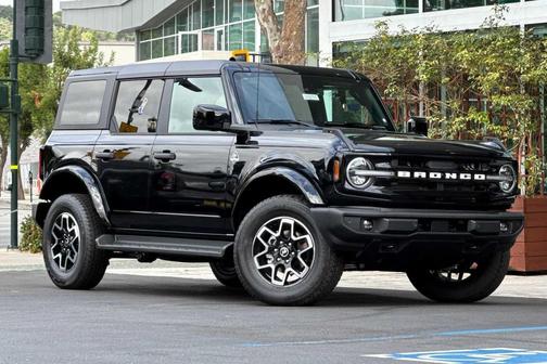 Shadow Black 2026 Ford Bronco Outer Banks