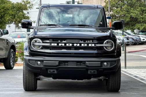 Shadow Black 2026 Ford Bronco Outer Banks