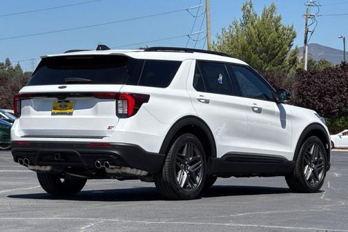 Star White Metallic Tri-Coat 2026 Ford Explorer ST