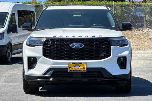 Star White Metallic Tri-Coat 2026 Ford Explorer ST