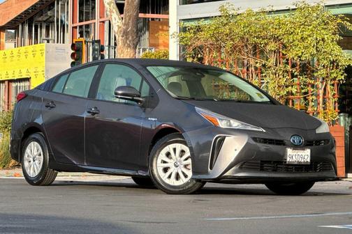 2022 Toyota Prius L