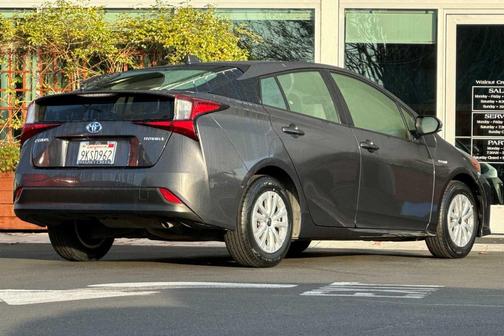 2022 Toyota Prius L