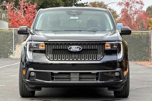 Shadow Black 2026 Ford Maverick Lobo Standard