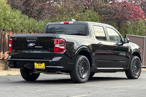 2026 Ford Maverick Lobo Standard